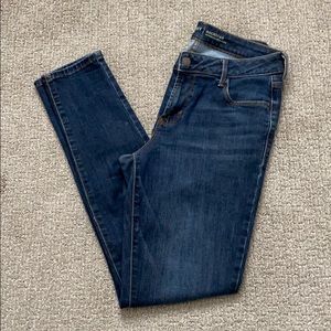 ✨SOLD✨ Old Navy Rockstar Skinny Denim 8 LONG